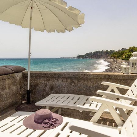 Sea Paradise - Il Mare Sotto La Finestra Riposto Esterno foto